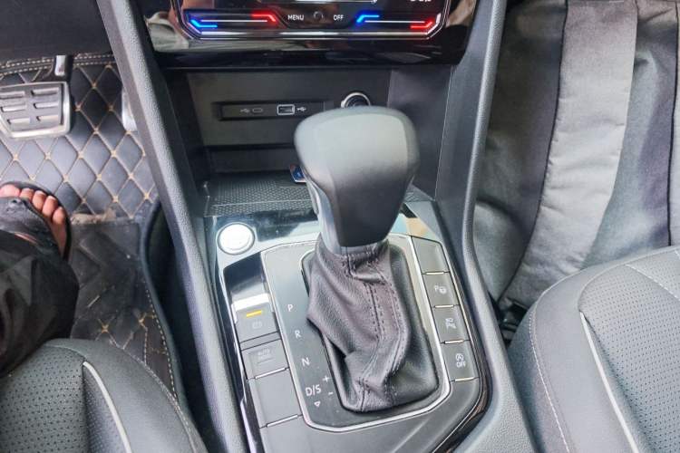 Used Volkswagen Tiguan L 2023 330TSI Automatic Two-Wheel Drive R-Line Enjoyment Edition Gear Lever