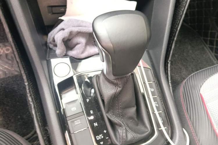 Used Volkswagen Tiguan L 2023 330TSI Automatic Two-Wheel Drive R-Line Flagship Edition Gear Lever