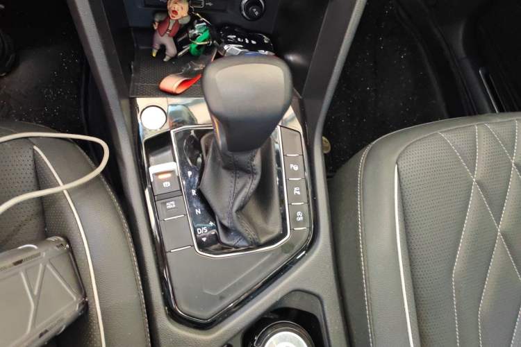 Used Volkswagen Tiguan L 2023 330TSI Automatic Two-Wheel Drive R-Line Enjoyment Edition Gear Lever