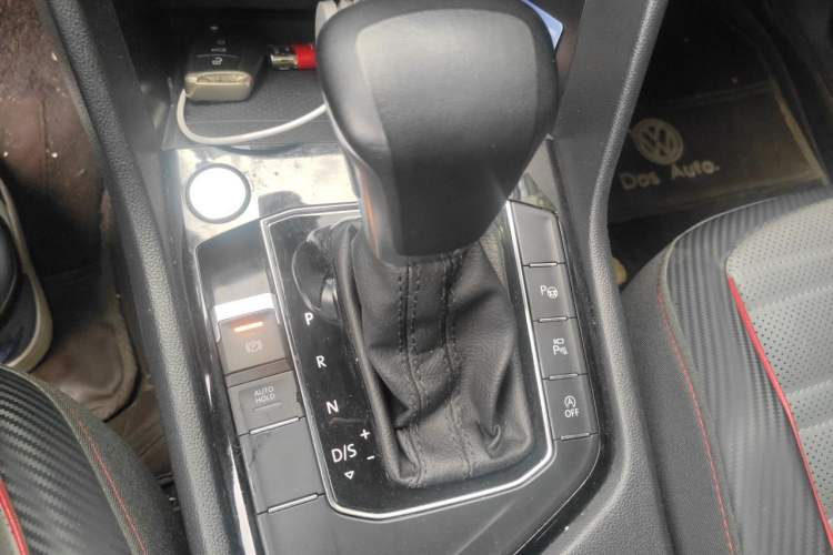Used Volkswagen Tiguan L 2023 Restyled 330TSI Automatic Two-Wheel Drive R-Line Flagship Edition Gear Lever