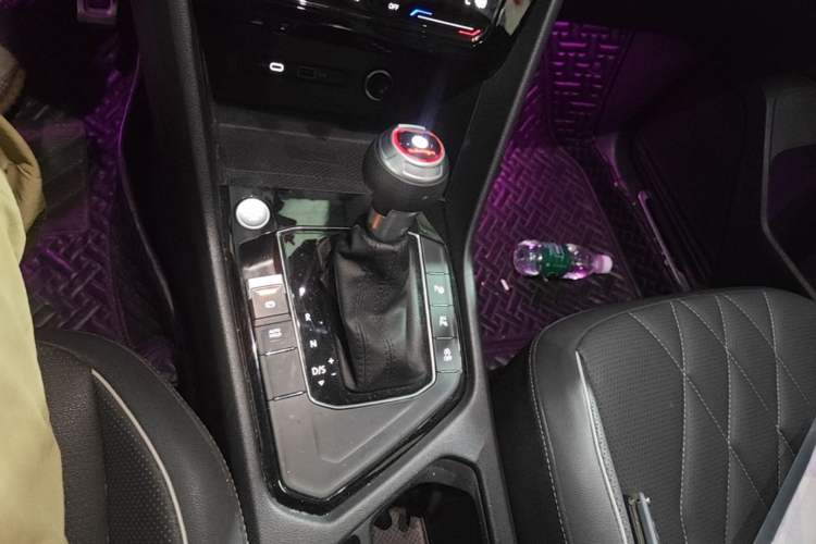 Used Volkswagen Tiguan L 2023 330TSI Automatic Two-Wheel Drive R-Line Enjoyment Edition Gear Lever