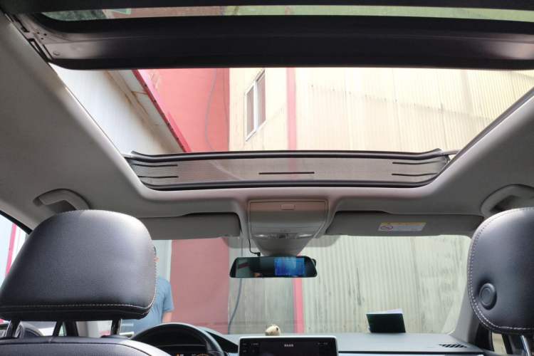 Used Volkswagen Tiguan L 2023 330TSI Automatic Two-Wheel Drive R-Line Enjoyment Edition Headliner