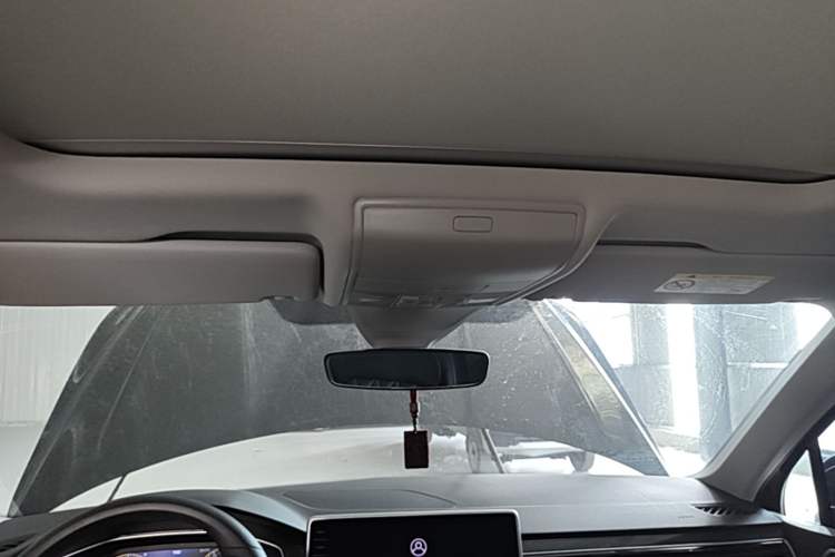 Used Volkswagen Tiguan L 2023 Restyled 330TSI Automatic Two-Wheel Drive R-Line Enhanced Comfort Version Headliner