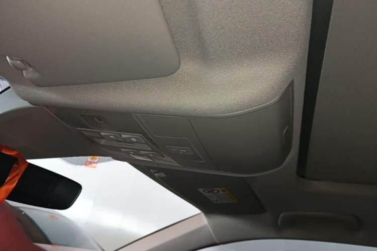 Used Volkswagen Tiguan L 2023 330TSI Automatic Two-Wheel Drive R-Line Enjoyment Edition Headliner