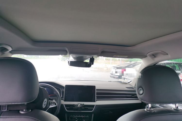 Used Volkswagen Tiguan L 2023 Restyled 330TSI Automatic Two-Wheel Drive R-Line Enhanced Comfort Version Headliner