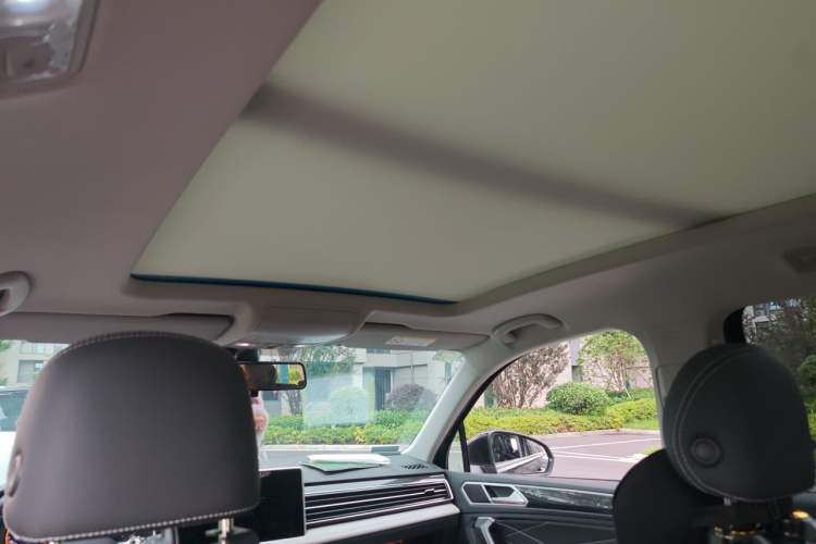 Used Volkswagen Tiguan L 2023 330TSI Automatic Two-Wheel Drive Smart Edition Headliner