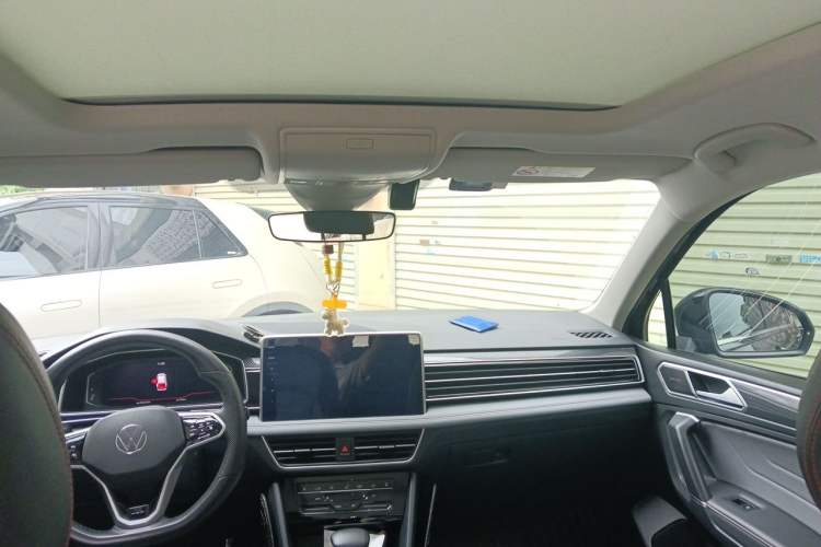 Used Volkswagen Tiguan L 2023 330TSI Automatic Two-Wheel Drive R-Line Flagship Edition Headliner