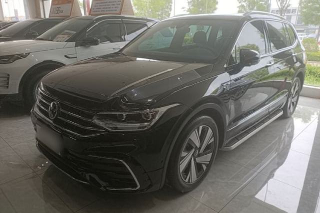 Ojetý Volkswagen Tiguan L 2023 Restyled 330TSI Automatic Two-Wheel Drive R-Line Enhanced Comfort Version