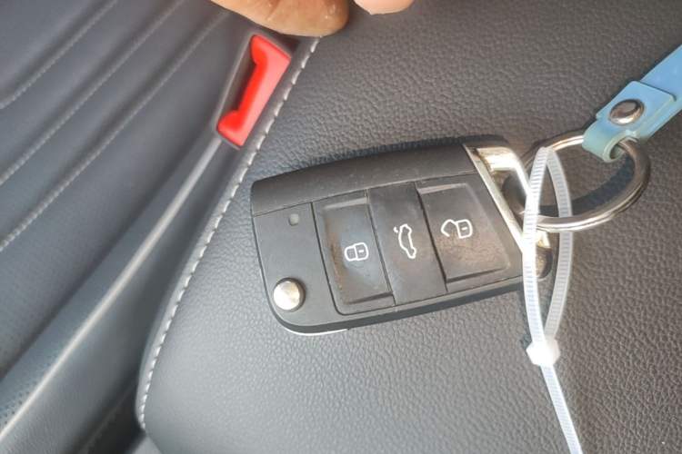 Used Volkswagen Tiguan L 2023 380TSI Automatic All-Wheel Drive R-Line Enhanced 7-Seater Interior 1