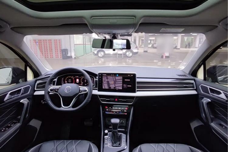 Used Volkswagen Tiguan L 2023 280TSI Automatic Two-Wheel Drive Trendy Innovation Limited Edition Interior 1