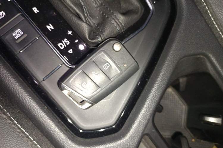 Used Volkswagen Tiguan L 2023 330TSI Automatic Two-Wheel Drive R-Line Enjoyment Edition Interior 1
