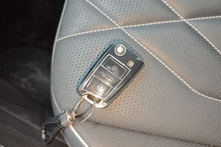 Used Volkswagen Tiguan L 2023 330TSI Automatic Two-Wheel Drive R-Line Enjoyment Edition Interior 1