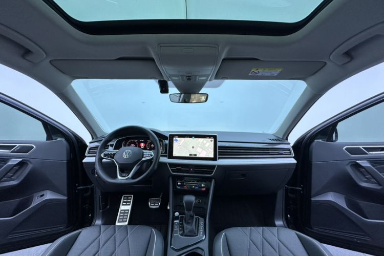 Used Volkswagen Tiguan L 2023 Restyled 330TSI Automatic Two-Wheel Drive R-Line Enhanced Comfort Version Interior 2