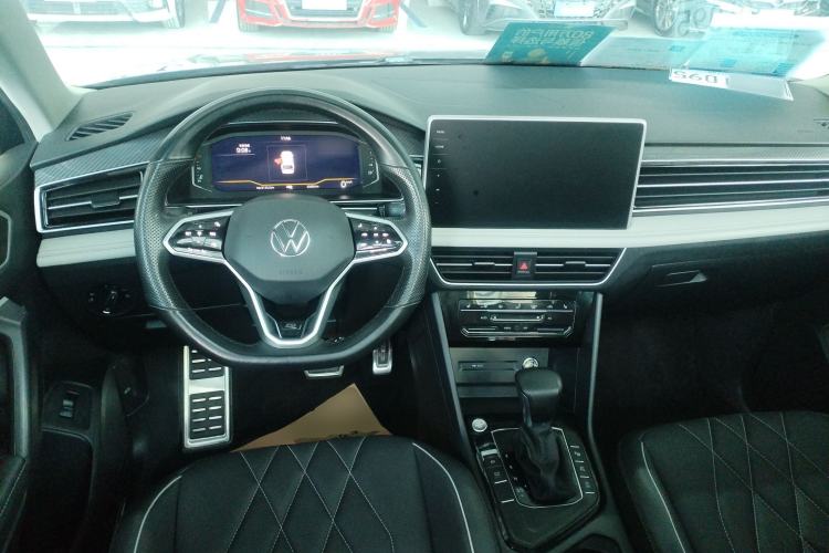 Used Volkswagen Tiguan L 2023 Restyled 330TSI Automatic Two-Wheel Drive R-Line Enhanced Comfort Version Interior 2