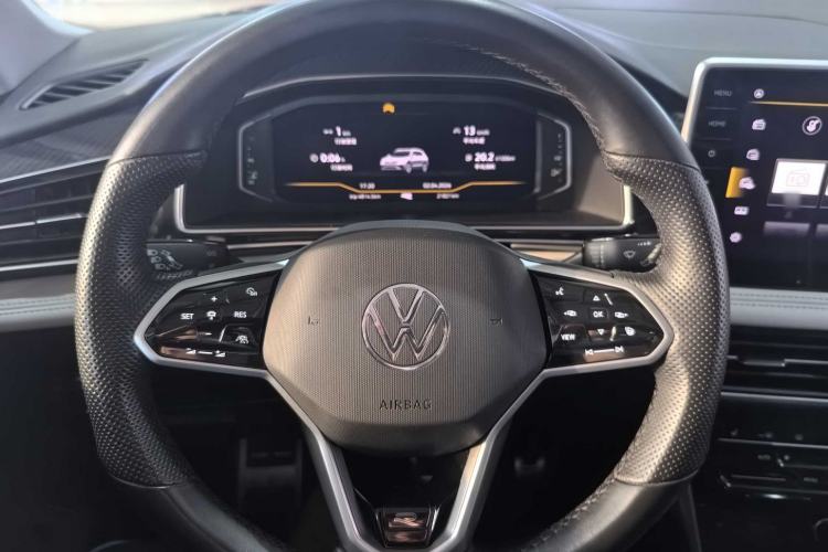 Used Volkswagen Tiguan L 2023 330TSI Automatic Two-Wheel Drive R-Line Enjoyment Edition Interior 2