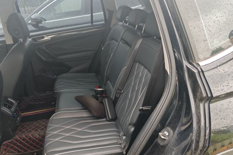 Used Volkswagen Tiguan L 2023 330TSI Automatic Two-Wheel Drive R-Line Enjoyment Edition Interior 4