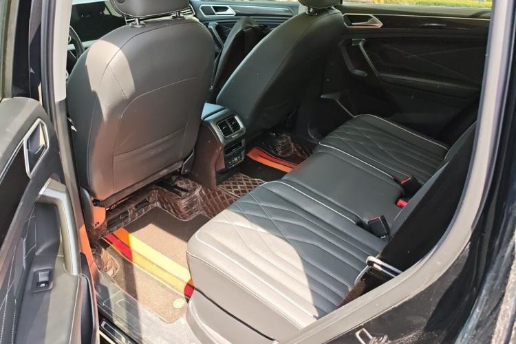 Used Volkswagen Tiguan L 2023 330TSI Automatic Two-Wheel Drive Smart Edition Interior 4