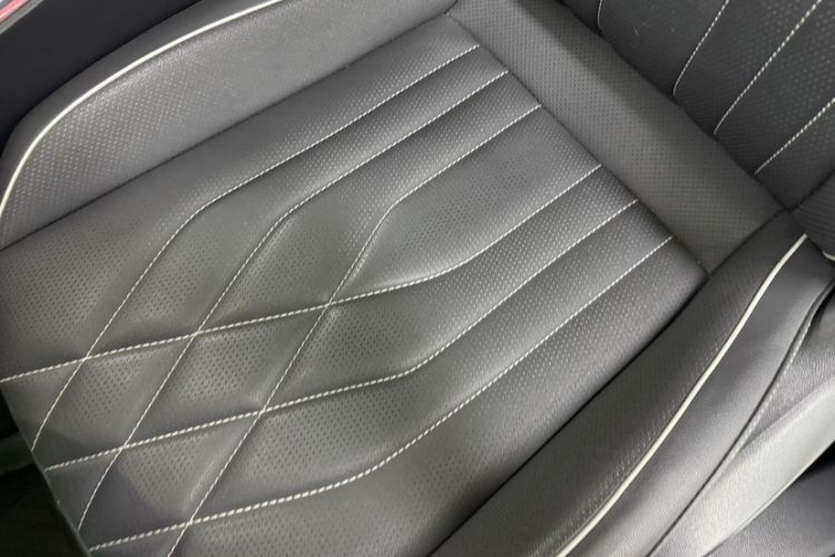 Used Volkswagen Tiguan L 2023 Restyled 330TSI Automatic Two-Wheel Drive R-Line Enhanced Comfort Version Interior 4