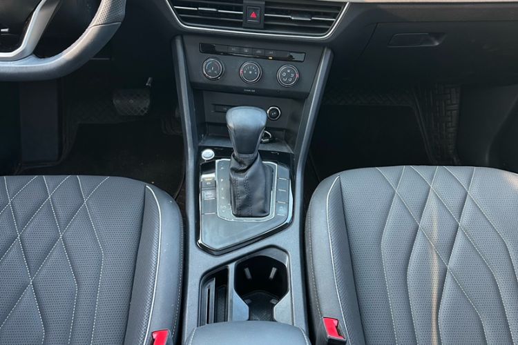 Used Volkswagen Tiguan L 2023 280TSI Automatic Two-Wheel Drive Trendy Innovation Limited Edition Interior 5
