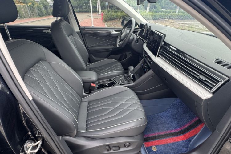 Used Volkswagen Tiguan L 2023 300TSI Automatic Two-Wheel Drive Smart Edition Interior 5