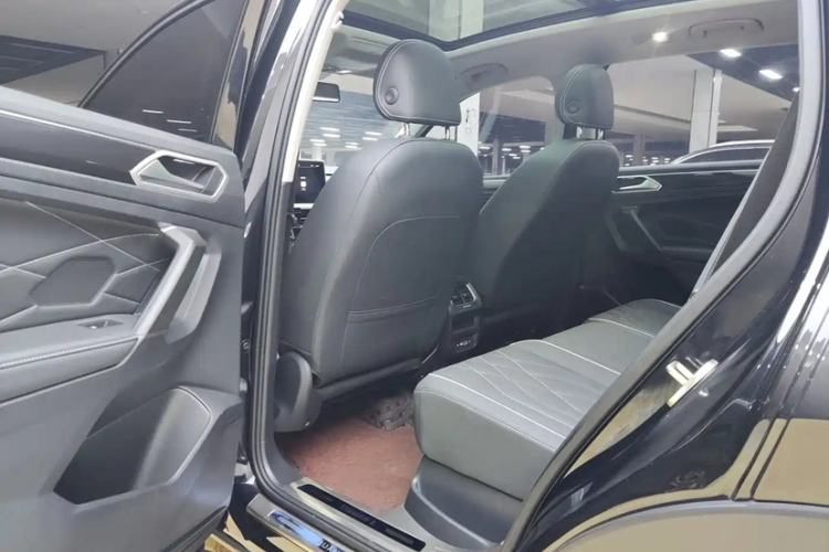 Used Volkswagen Tiguan L 2023 280TSI Automatic Two-Wheel Drive Trendy Innovation Limited Edition Interior 6