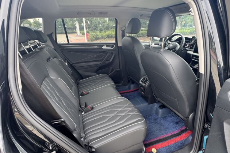 Used Volkswagen Tiguan L 2023 300TSI Automatic Two-Wheel Drive Smart Edition Interior 6