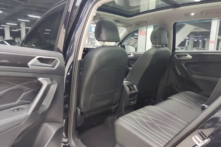 Used Volkswagen Tiguan L 2023 280TSI Automatic Two-Wheel Drive Trendy Innovation Limited Edition Interior 7