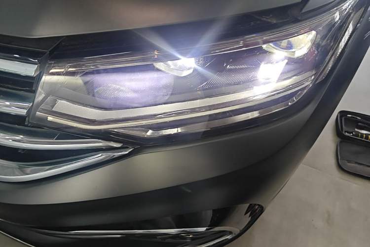 Used Volkswagen Tiguan L 2023 Restyled 330TSI Automatic Two-Wheel Drive R-Line Enhanced Comfort Version Left Front Headlight