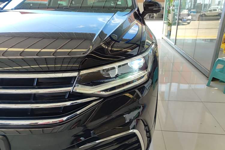 Used Volkswagen Tiguan L 2023 330TSI Automatic Two-Wheel Drive R-Line Enjoyment Edition Left Front Headlight