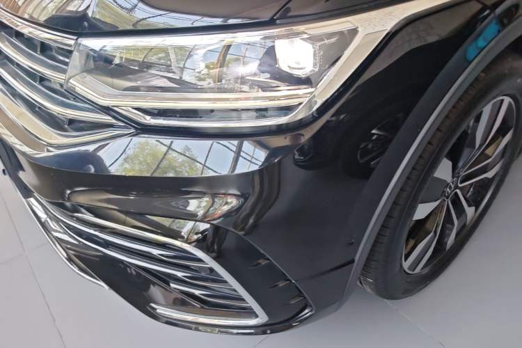 Used Volkswagen Tiguan L 2023 Restyled 330TSI Automatic Two-Wheel Drive R-Line Enhanced Comfort Version Left Front Headlight