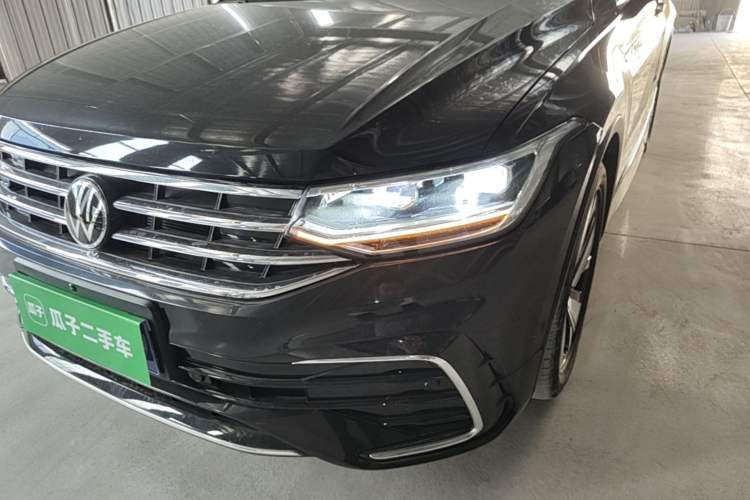 Used Volkswagen Tiguan L 2023 Restyled 330TSI Automatic Two-Wheel Drive R-Line Enhanced Comfort Version Left Front Headlight