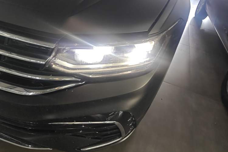 Used Volkswagen Tiguan L 2023 Restyled 330TSI Automatic Two-Wheel Drive R-Line Enhanced Comfort Version Left Front Headlight