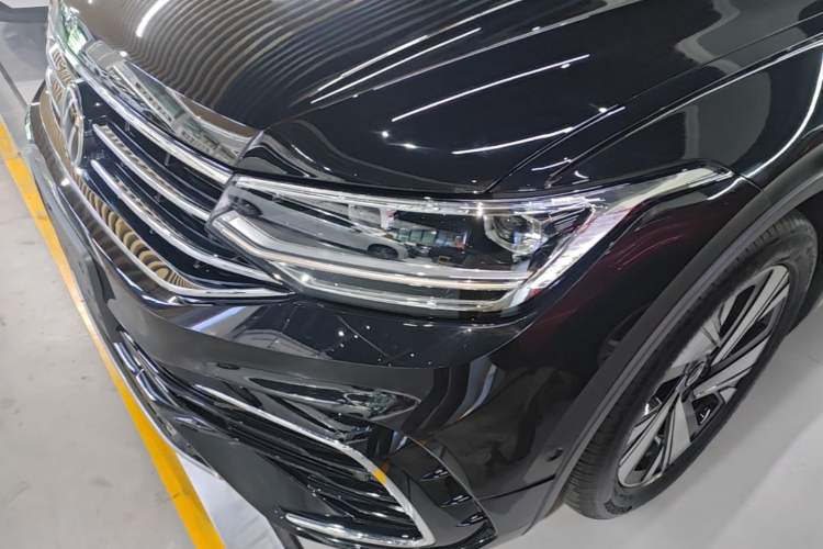 Used Volkswagen Tiguan L 2023 Restyled 330TSI Automatic Two-Wheel Drive R-Line Enhanced Comfort Version Left Front Headlight