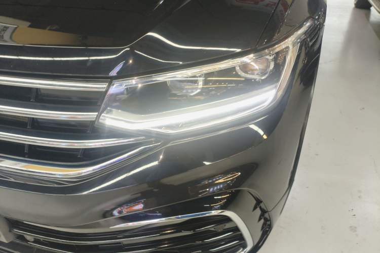Used Volkswagen Tiguan L 2023 Restyled 330TSI Automatic Two-Wheel Drive R-Line Enhanced Comfort Version Left Front Headlight