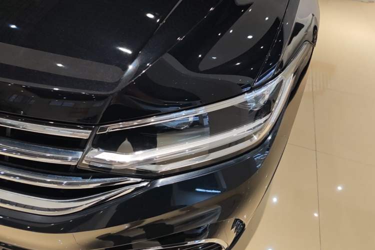Used Volkswagen Tiguan L 2023 Restyled 330TSI Automatic Two-Wheel Drive R-Line Enhanced Comfort Version Left Front Headlight