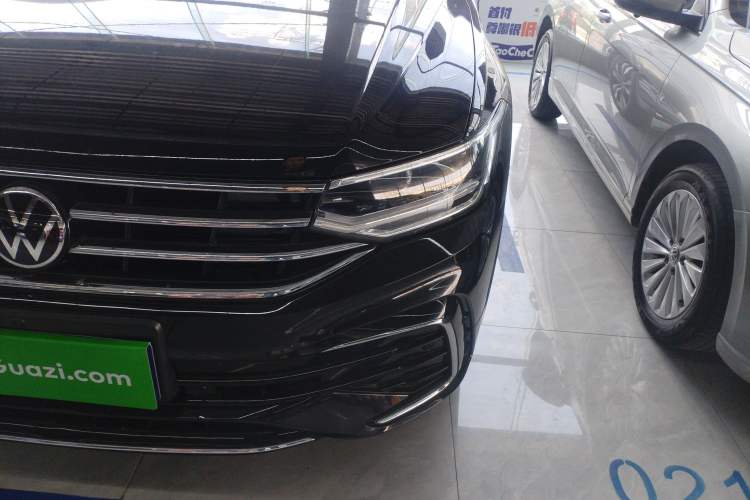 Used Volkswagen Tiguan L 2023 Restyled 330TSI Automatic Two-Wheel Drive R-Line Enhanced Comfort Version Left Front Headlight