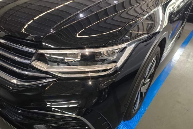 Used Volkswagen Tiguan L 2023 Restyled 330TSI Automatic Two-Wheel Drive R-Line Enhanced Comfort Version Left Front Headlight