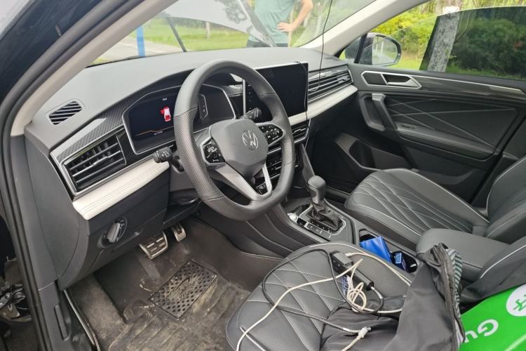Used Volkswagen Tiguan L 2023 Restyled 330TSI Automatic Two-Wheel Drive R-Line Enhanced Comfort Version Left Front Seat