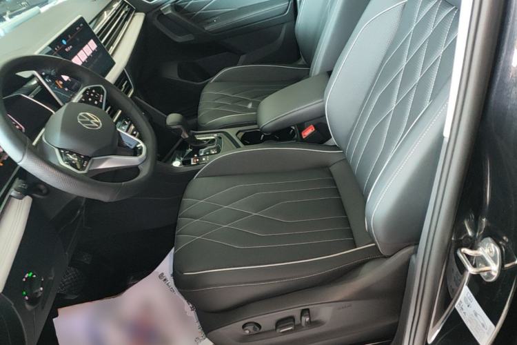 Used Volkswagen Tiguan L 2023 Revised Version 330TSI Automatic Two-Wheel Drive Smart Enjoyment Edition Left Front Seat