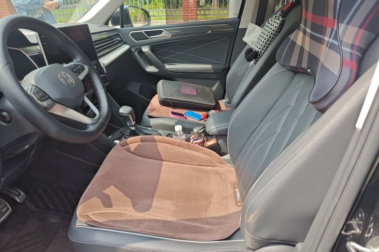 Used Volkswagen Tiguan L 2023 Restyled 330TSI Automatic Two-Wheel Drive R-Line Flagship Edition Left Front Seat