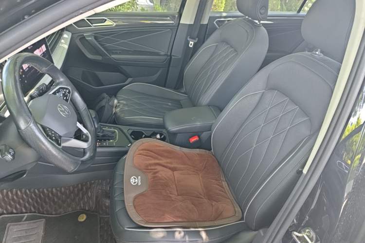 Used Volkswagen Tiguan L 2023 330TSI Automatic Two-Wheel Drive R-Line Enjoyment Edition Left Front Seat