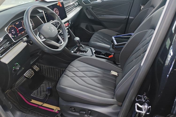 Used Volkswagen Tiguan L 2023 Restyled 330TSI Automatic Two-Wheel Drive R-Line Enhanced Comfort Version Left Front Seat