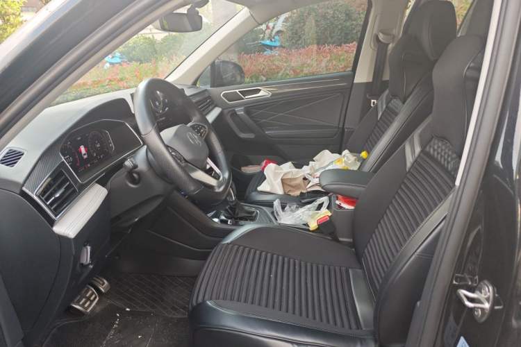Used Volkswagen Tiguan L 2023 Restyled 330TSI Automatic Two-Wheel Drive R-Line Enhanced Comfort Version Left Front Seat