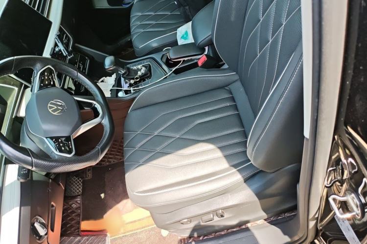 Used Volkswagen Tiguan L 2023 330TSI Automatic Two-Wheel Drive Smart Edition Left Front Seat
