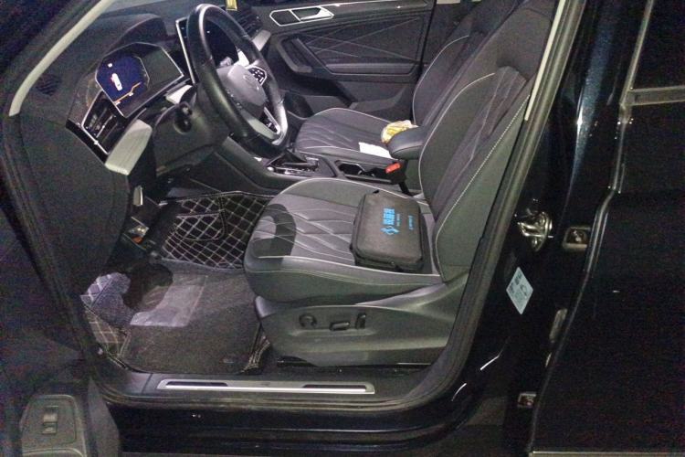 Used Volkswagen Tiguan L 2023 330TSI Automatic Two-Wheel Drive R-Line Enjoyment Edition Left Front Seat