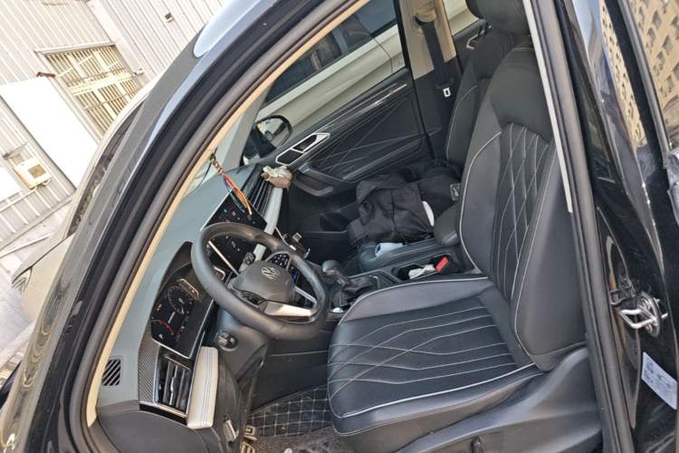 Used Volkswagen Tiguan L 2023 Restyled 330TSI Automatic Two-Wheel Drive R-Line Enhanced Comfort Version Left Front Seat