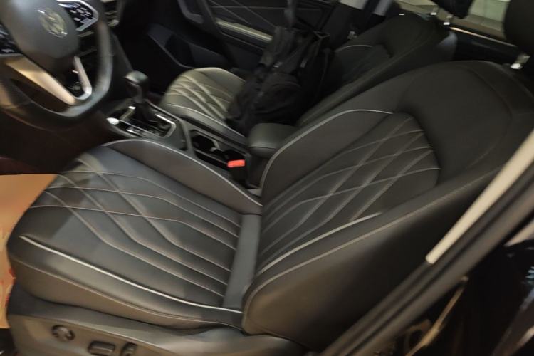 Used Volkswagen Tiguan L 2023 Restyled 330TSI Automatic Two-Wheel Drive R-Line Enhanced Comfort Version Left Front Seat