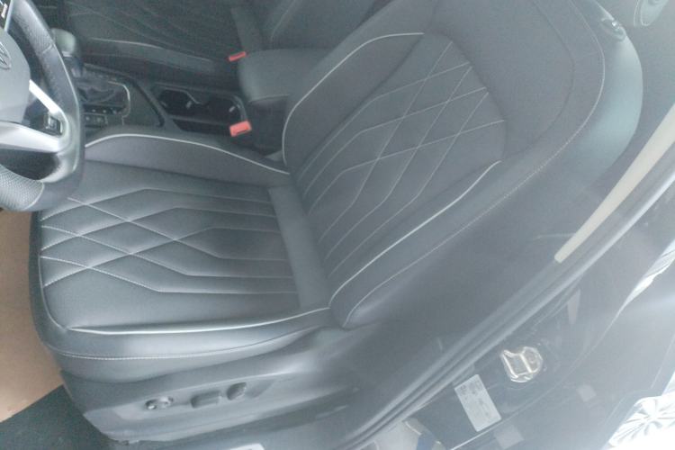 Used Volkswagen Tiguan L 2023 Restyled 330TSI Automatic Two-Wheel Drive R-Line Enhanced Comfort Version Left Front Seat