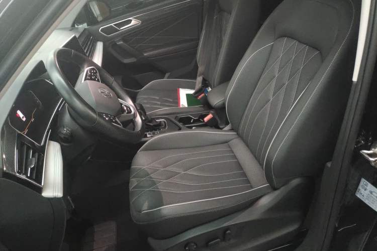 Used Volkswagen Tiguan L 2023 330TSI Automatic Two-Wheel Drive R-Line Enjoyment Edition Left Front Seat