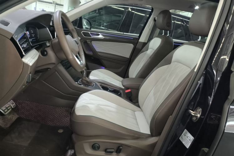 Used Volkswagen Tiguan L 2023 Restyled 330TSI Automatic Two-Wheel Drive R-Line Enhanced Comfort Version Left Front Seat